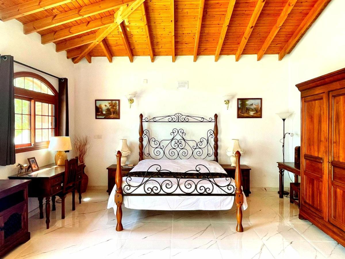 Beautiful Home Paphos Quarto foto